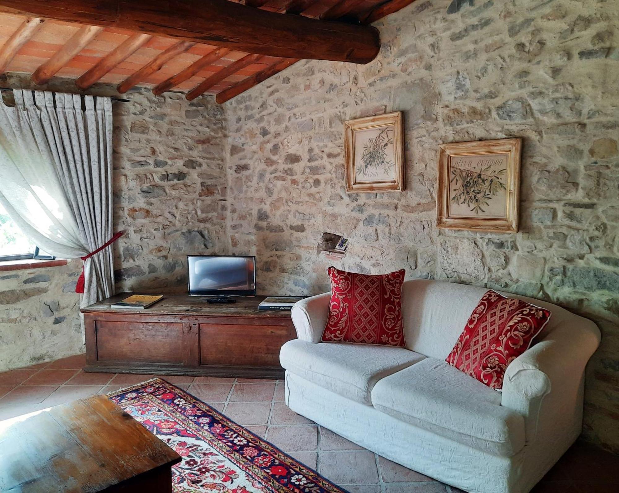 Borgo Livernano - Farmhouse With Pool Radda in Chianti Room photo