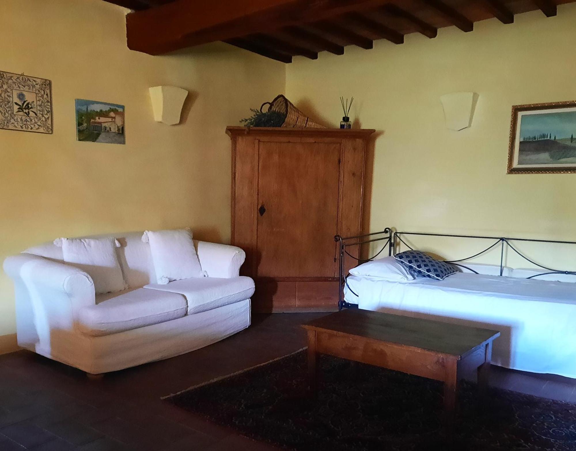 Borgo Livernano - Farmhouse With Pool Radda in Chianti Room photo