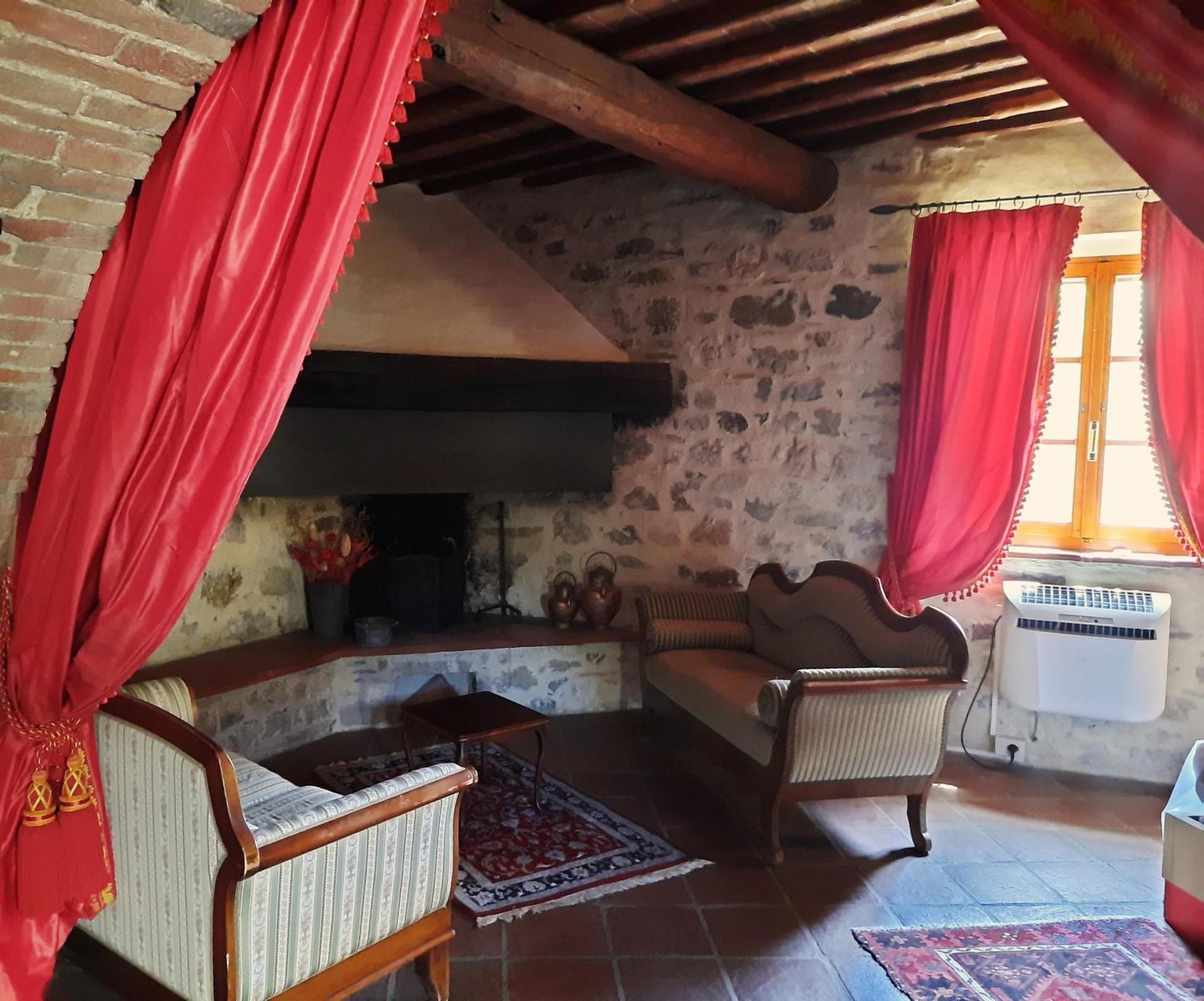 Borgo Livernano - Farmhouse With Pool Radda in Chianti Room photo